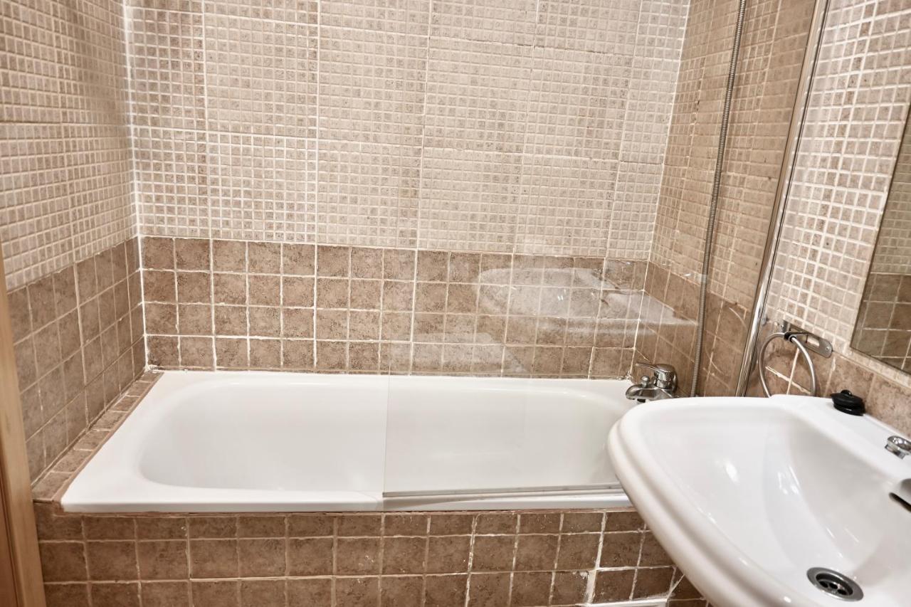 For You Rentals Centrico Apartamento Temporal En La Calle Infanta Inf1A Madrid Luaran gambar