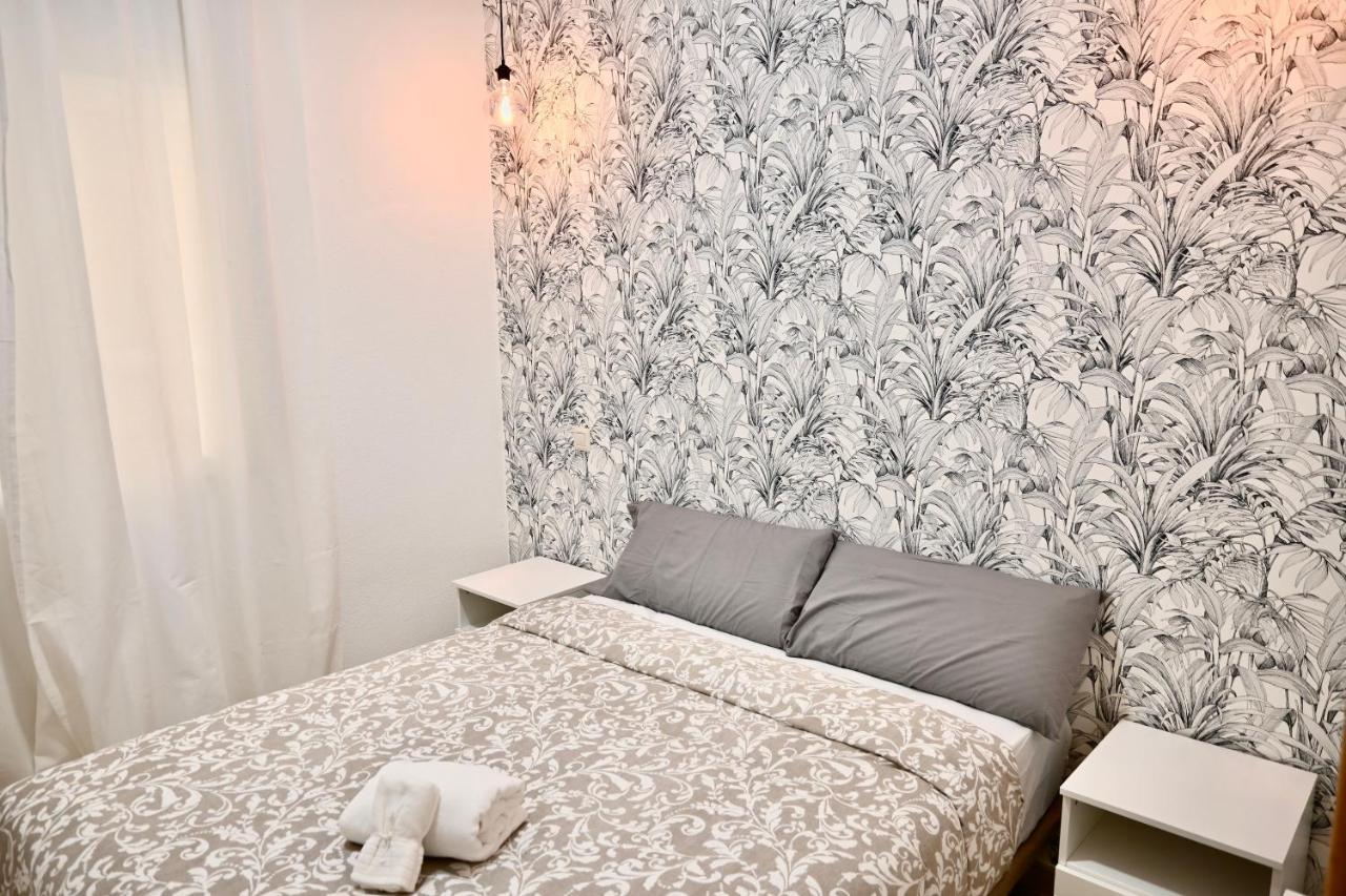For You Rentals Centrico Apartamento Temporal En La Calle Infanta Inf1A Madrid Luaran gambar