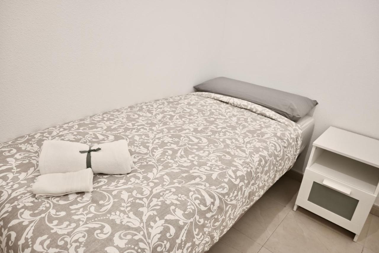 For You Rentals Centrico Apartamento Temporal En La Calle Infanta Inf1A Madrid Luaran gambar